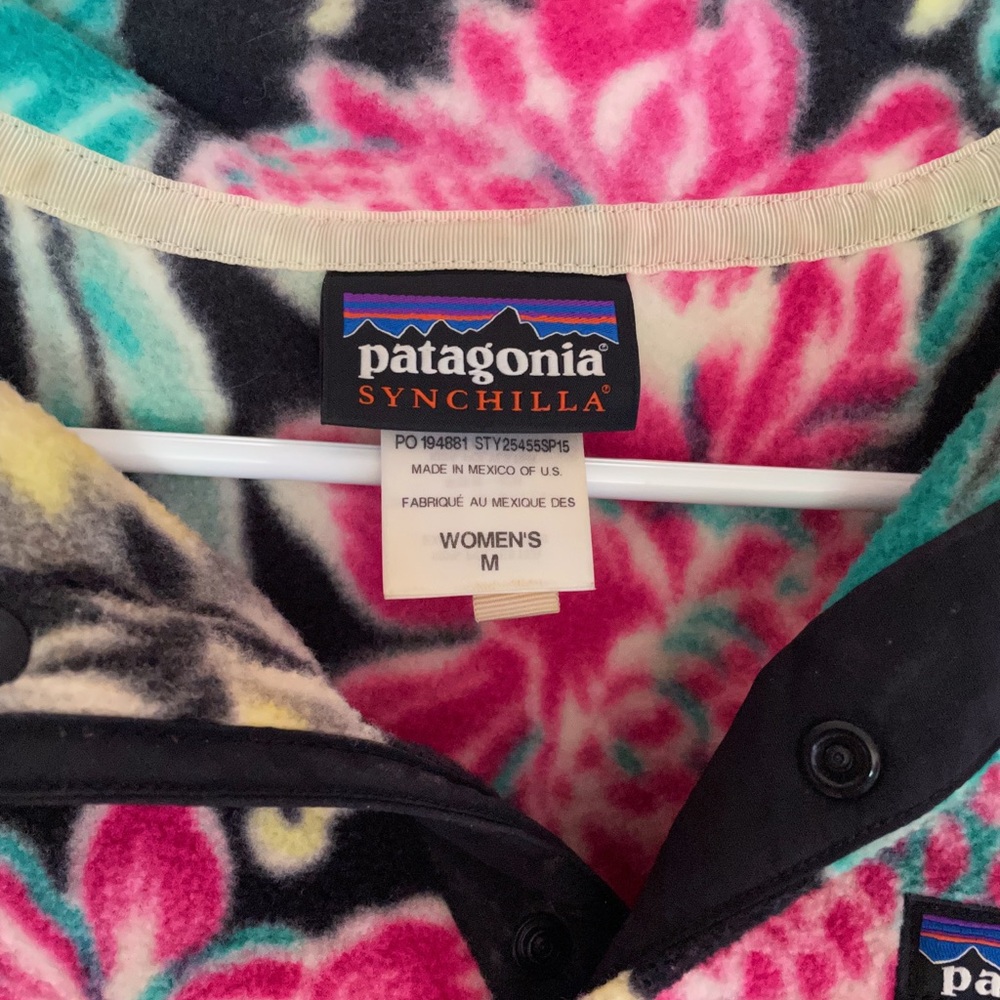 Hawaiian printed Patagonia Synchilla pullover